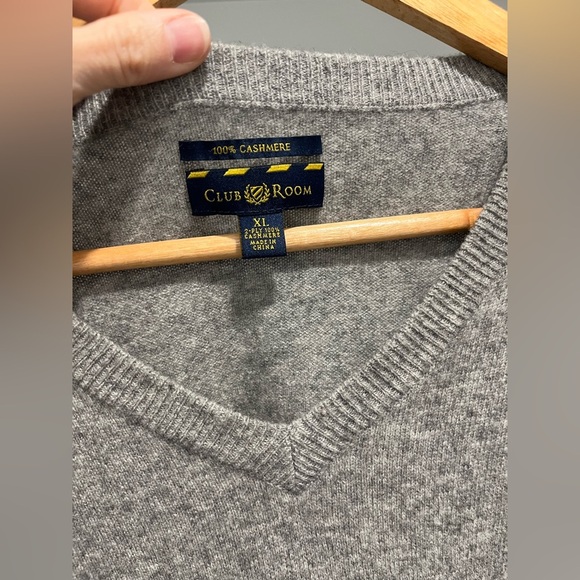 CLUB ROOM 2-Ply Cashmere V-Neck Sweater in Heather Gray Size XL - Picture 6 of 6